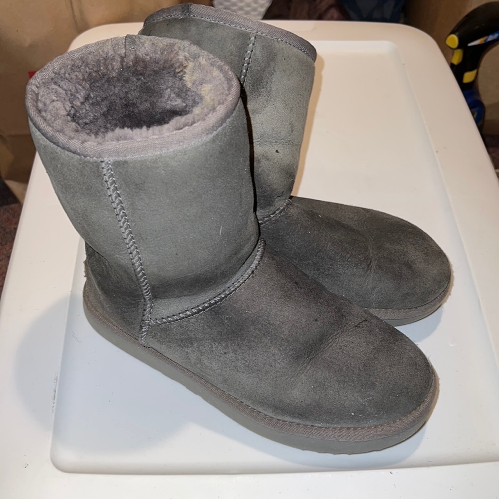 Ugg short woman boots